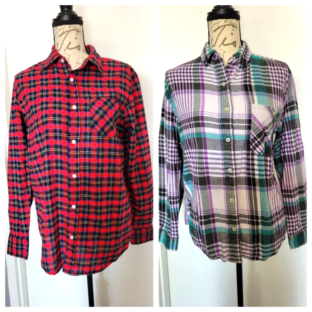 2/$19 Women's Flannel Shirts Bundle‎ Size Small
